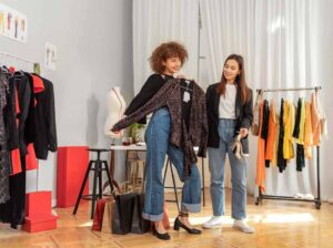 choix de tenue par une styliste